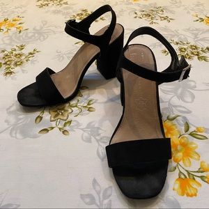 Atmosphere Size 7 Chunky Block Heels